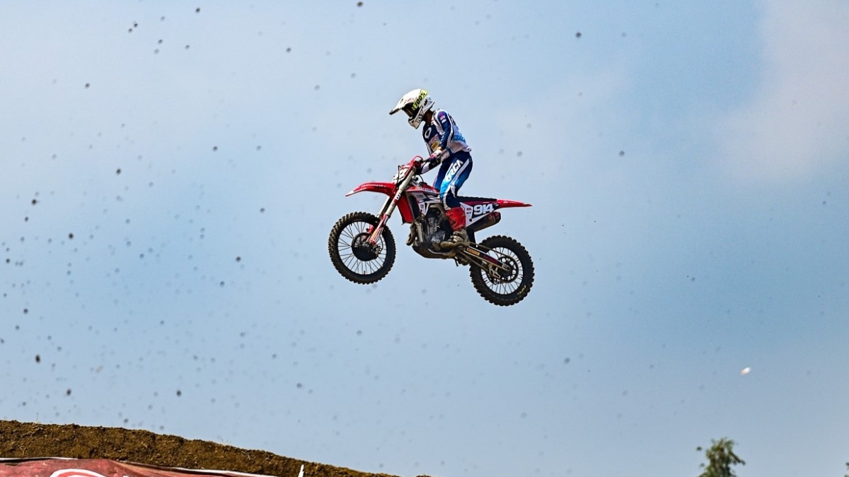 Crosser Astra Honda Kembali  Bawa CRF250R  Melesat di Kejurnas Motocross