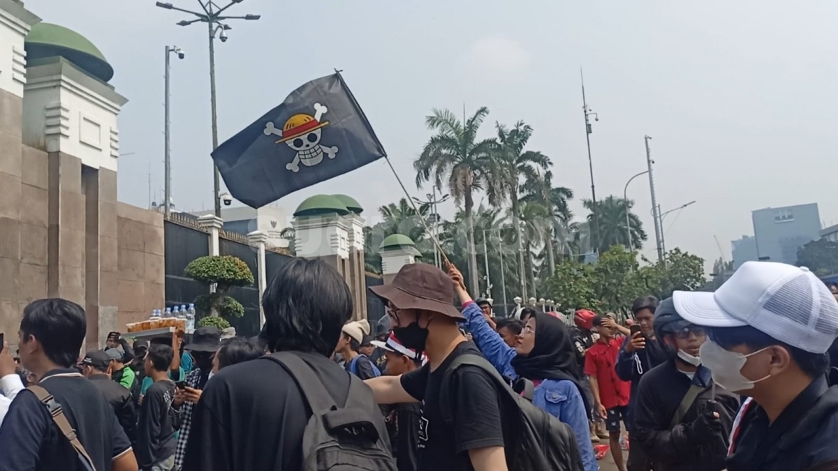 Massa Demo 25 Agustus Teriakkan 4 Tuntutan Termasuk Bubarkan DPR dan Lengserkan Puan Maharani