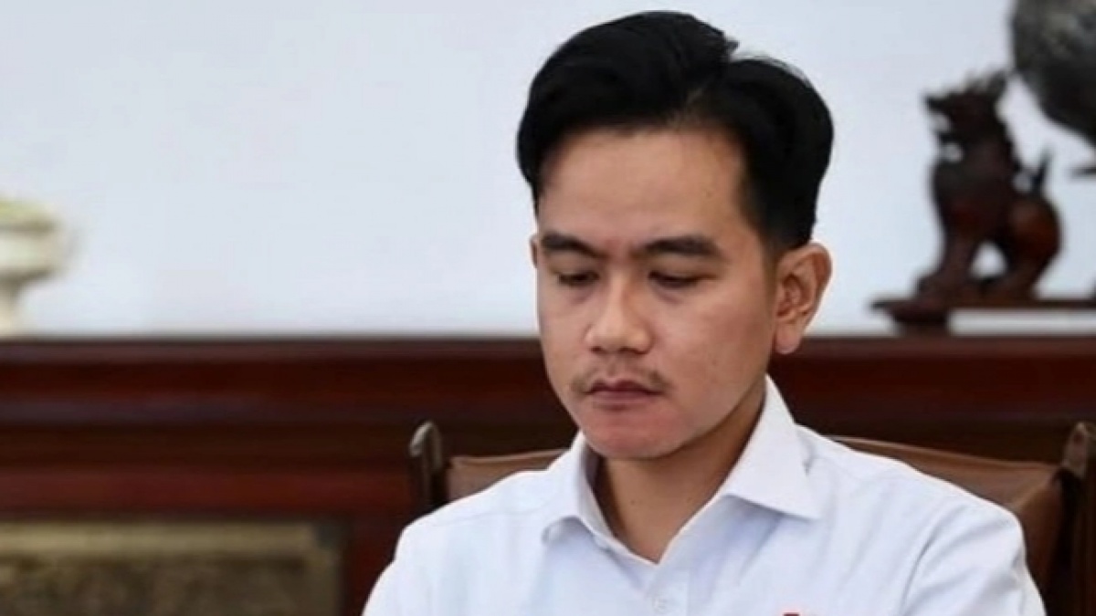 Wapres Gibran Komentari Usul DPR Soal Gerbong Kereta Khusus Perokok: Gak Sinkron!