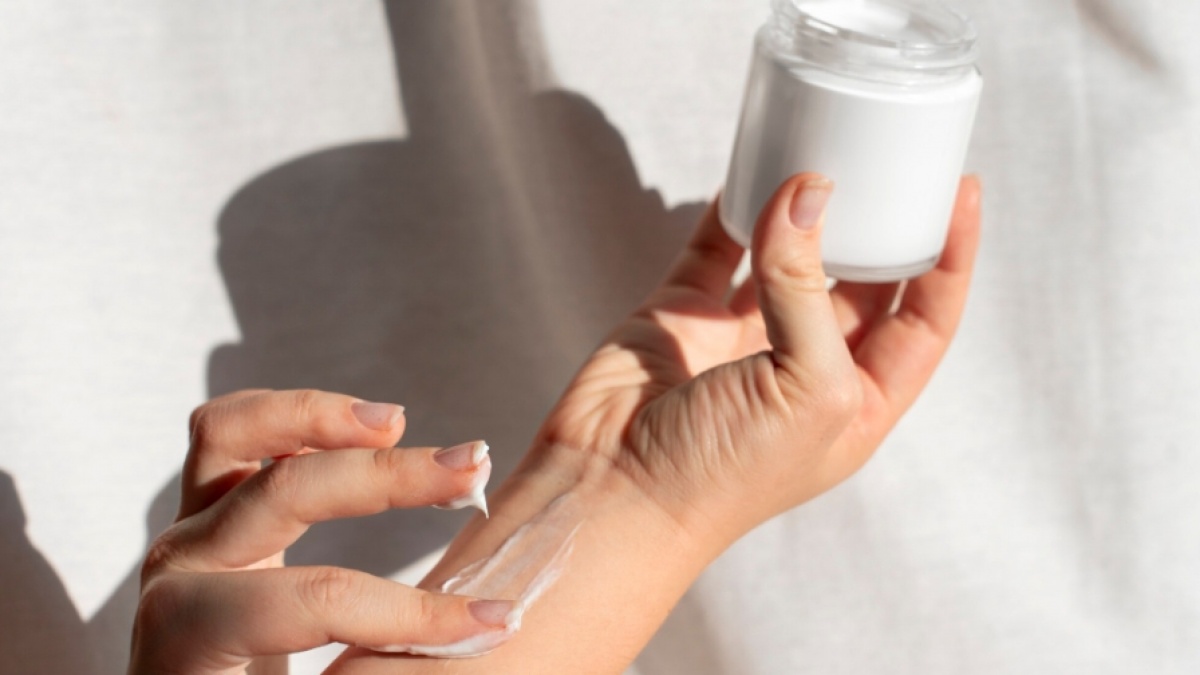 5 Rekomendasi Body Lotion Berbahan Susu: Kulit Lembut, Cerah, dan Harum Seharian