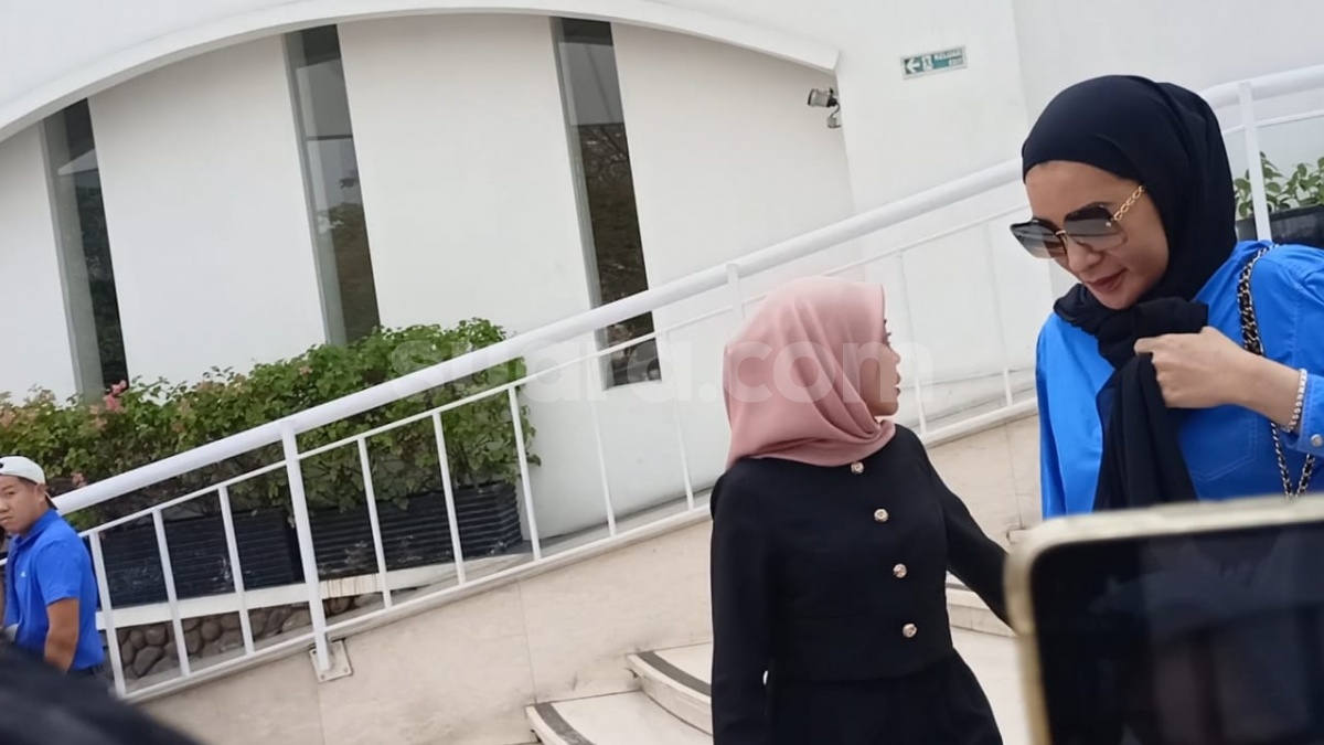 Erin Tak Pernah Tuntut Harta Bersama Puluhan Miliar, Pengacara Andre Taulany Bohong?