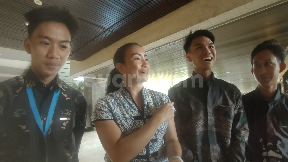 Gebrakan Keponakan Prabowo Ajak Ketua RT Gen Z Keliling Gedung DPR, Hasilnya Mengejutkan