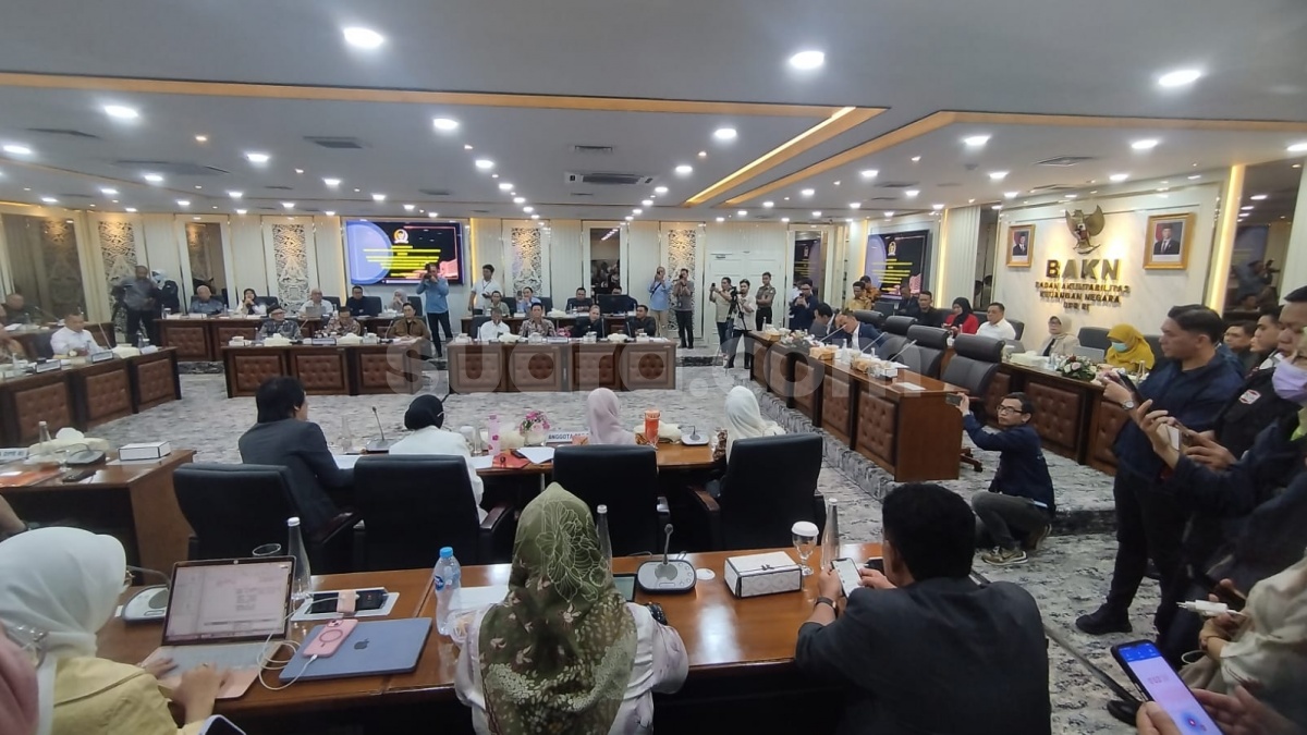 Piyu PADI 'Gebrak' DPR: Stop Bicara Royalti Dulu, Izin Gunakan Lagu untuk Komersial Lebih Penting