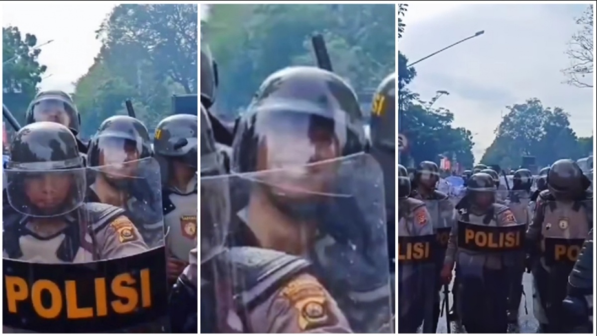 Saat Pendemo Bertemu Teman Polisinya yang Sedang Berjaga, Dipanggil Auto Nyengir