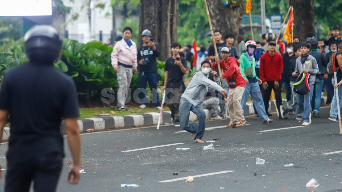 Pekerja Kawasan Sudirman Diminta Pulang Cepat Imbas Demo Beruntun