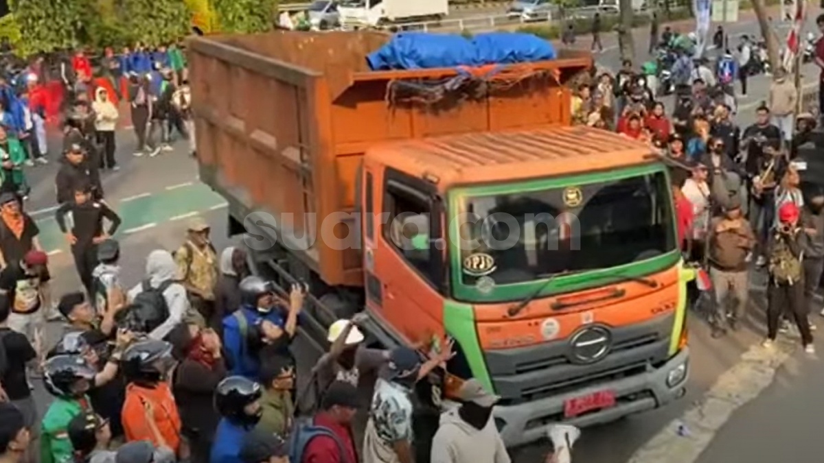 Demi Armada Sampah Lancar, Wali Kota Bekasi Lobi DKI Bangun Dua Flyover