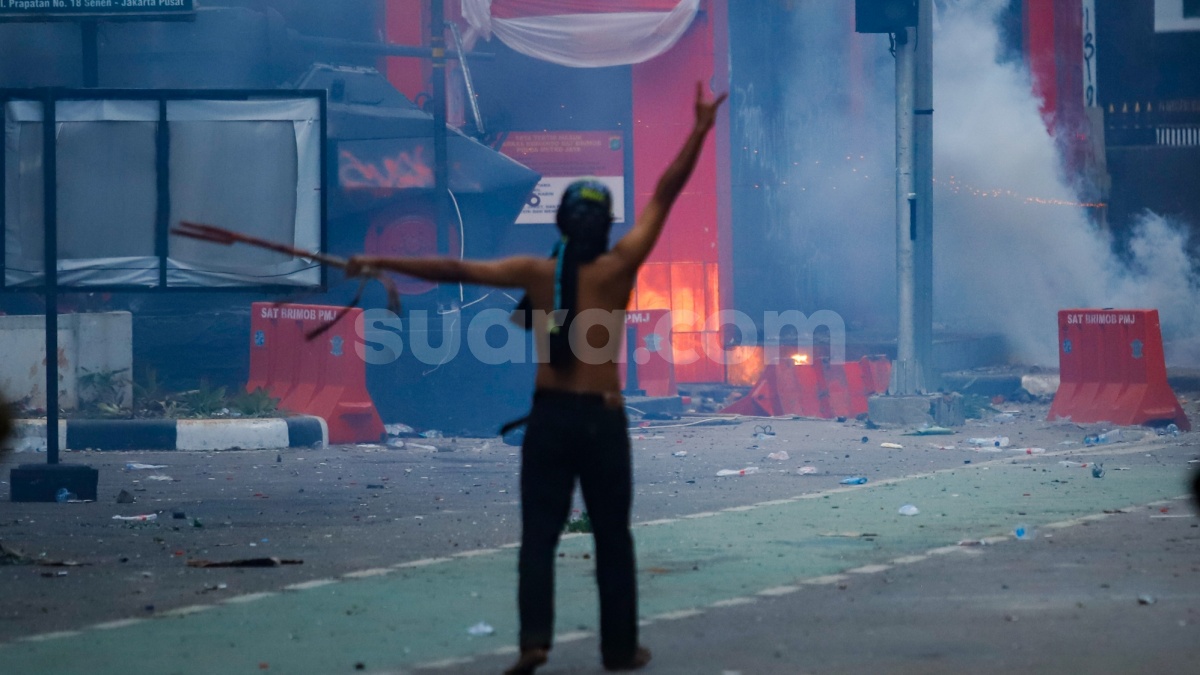 Perang Kota Berkobar di Jakarta dan Banyak Daerah, Anarki di Indonesia
