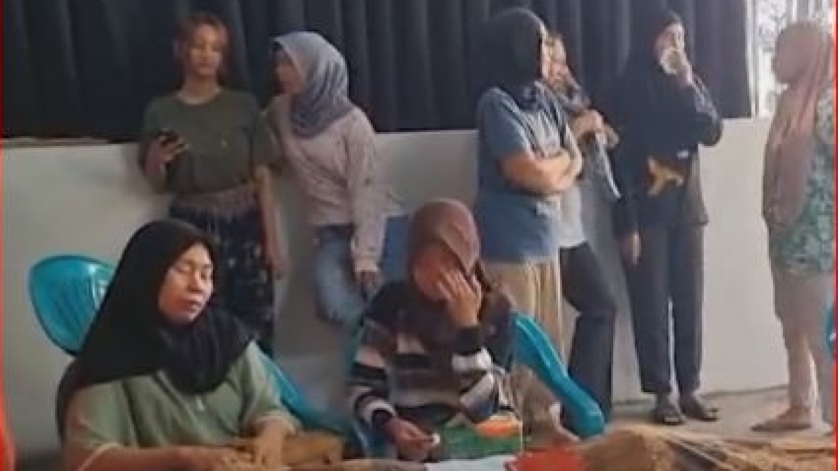 Tangis Pilu Ibunda Ojol yang Dilindas Rantis Brimob : Anak Saya Sudah Enggak Ada Pak
