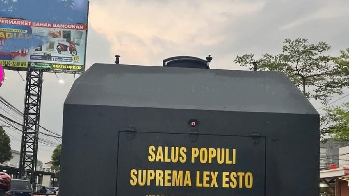 Apa Arti Salus Populi Suprema Lex Esto di Body Rantis Brimob?