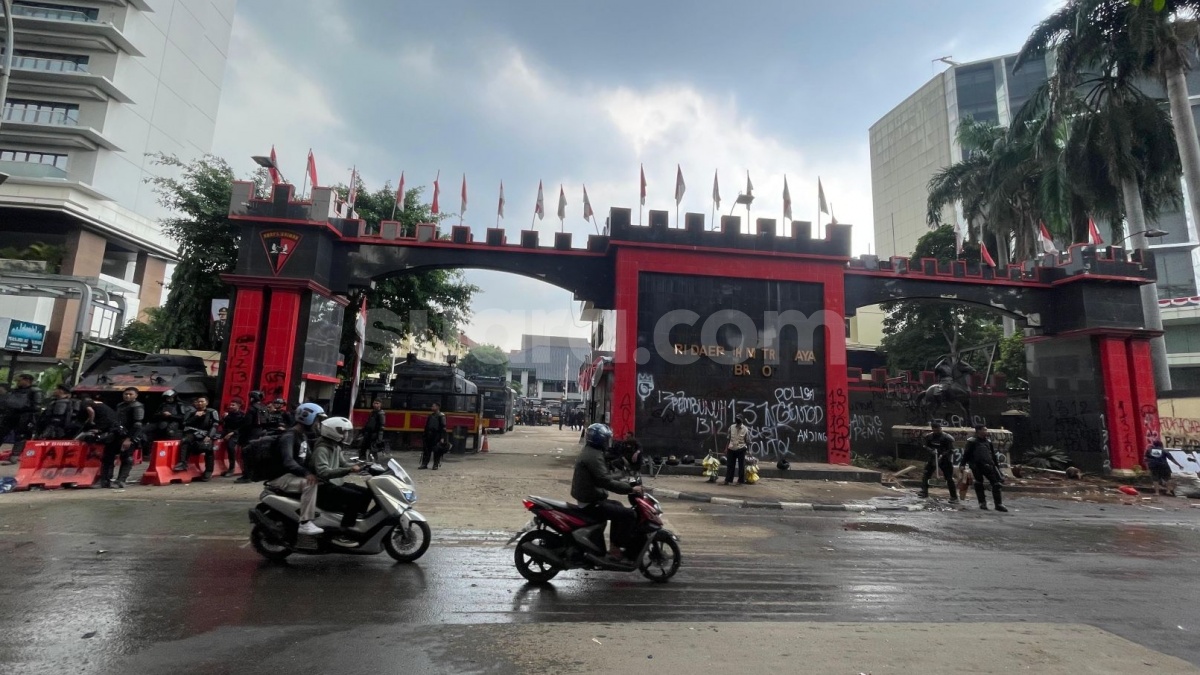 Situasi Terkini Usai Diserbu Massa: Logo Mako Brimob PMJ jadi "Markas Pembunuh"