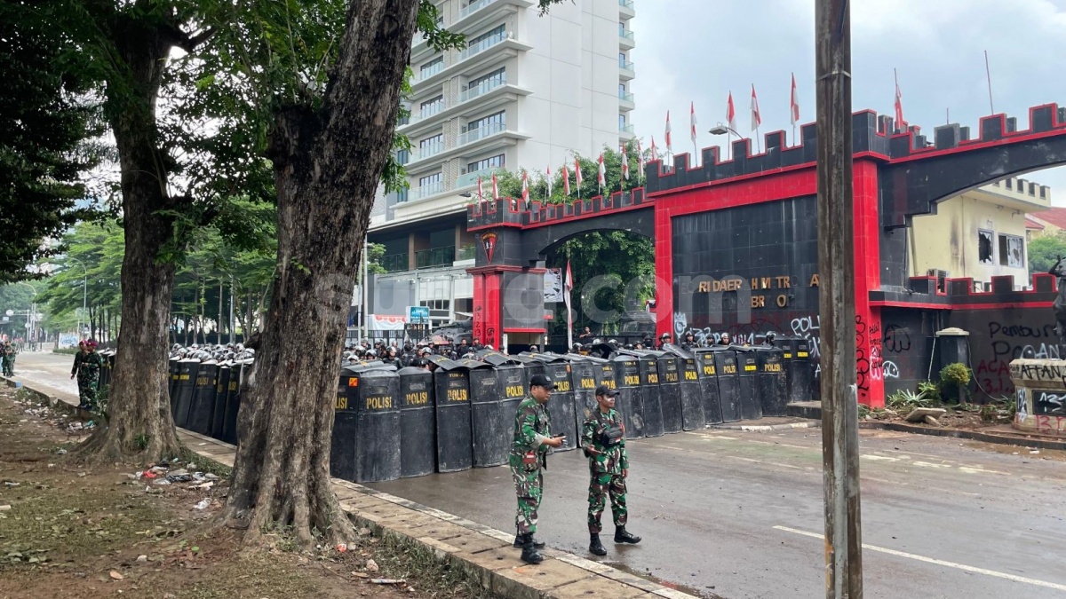 Mako Brimob PMJ Kembali Digeruduk Massa : Teriakan Polisi Pembunuh Kembali Menggema!