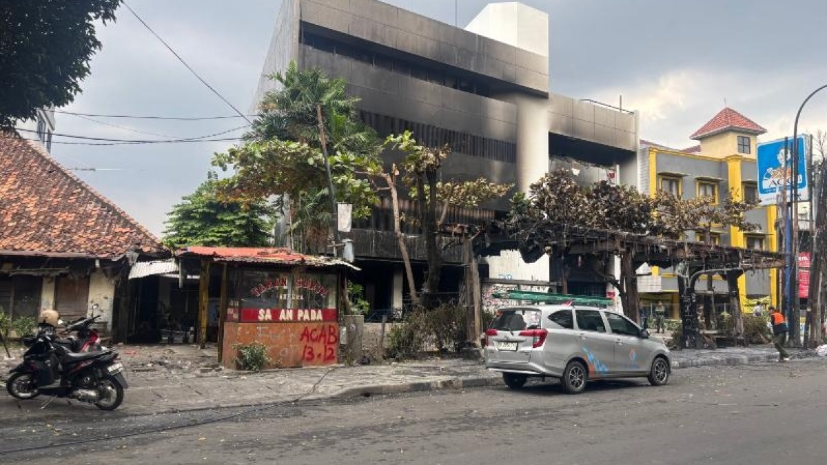 Kwitang Kembali Normal? Jalan Dibuka, Tapi Sisa Kerusuhan Masih Terasa Pedih di Udara