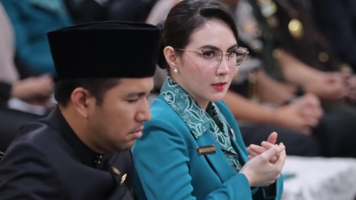 CEK FAKTA: Benarkah Rumah Dinas Wagub Jatim Emil Dardak Dibakar dan Dijarah Massa?