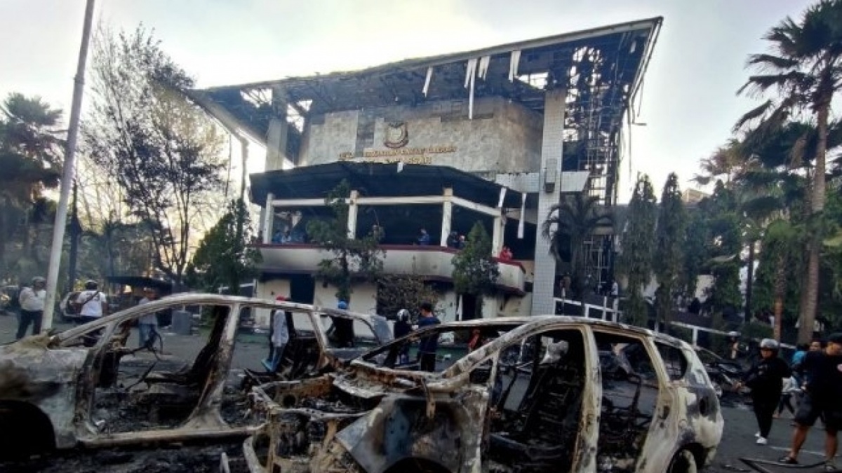 Pakai Dana Darurat Rp 900 Miliar, Pemerintah Bantu Perbaiki Fasum yang Dirusak Massa