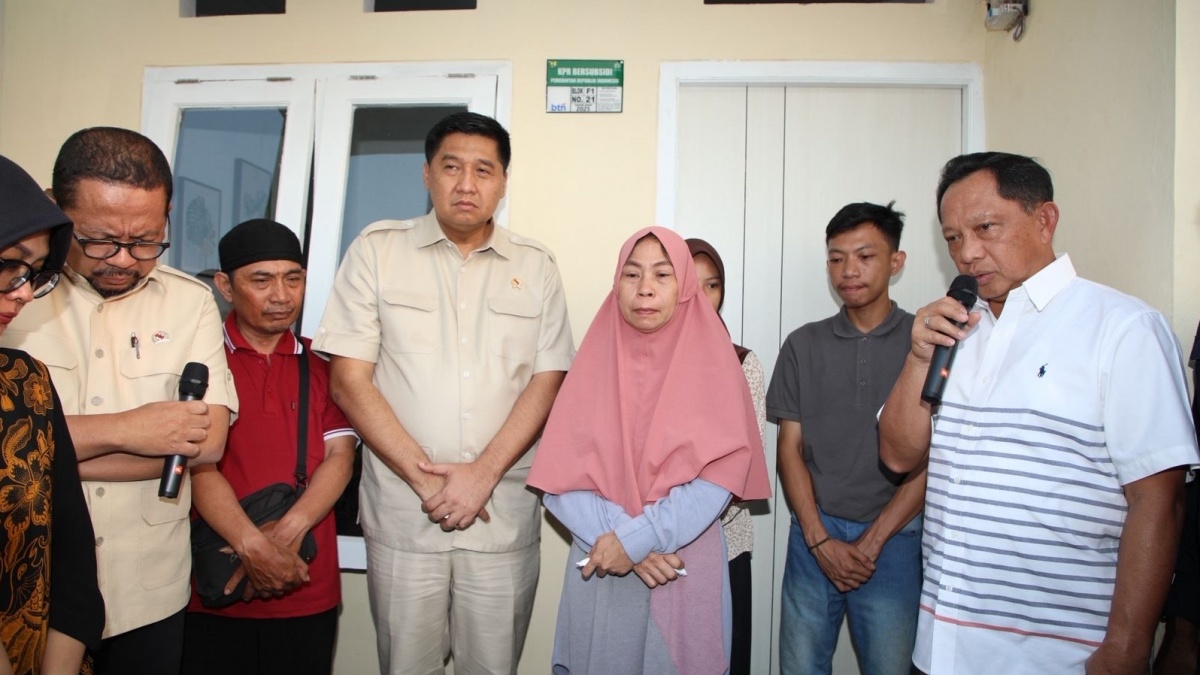 Mendagri Saksikan Penyerahan Rumah untuk Keluarga Almarhum Affan Kurniawan