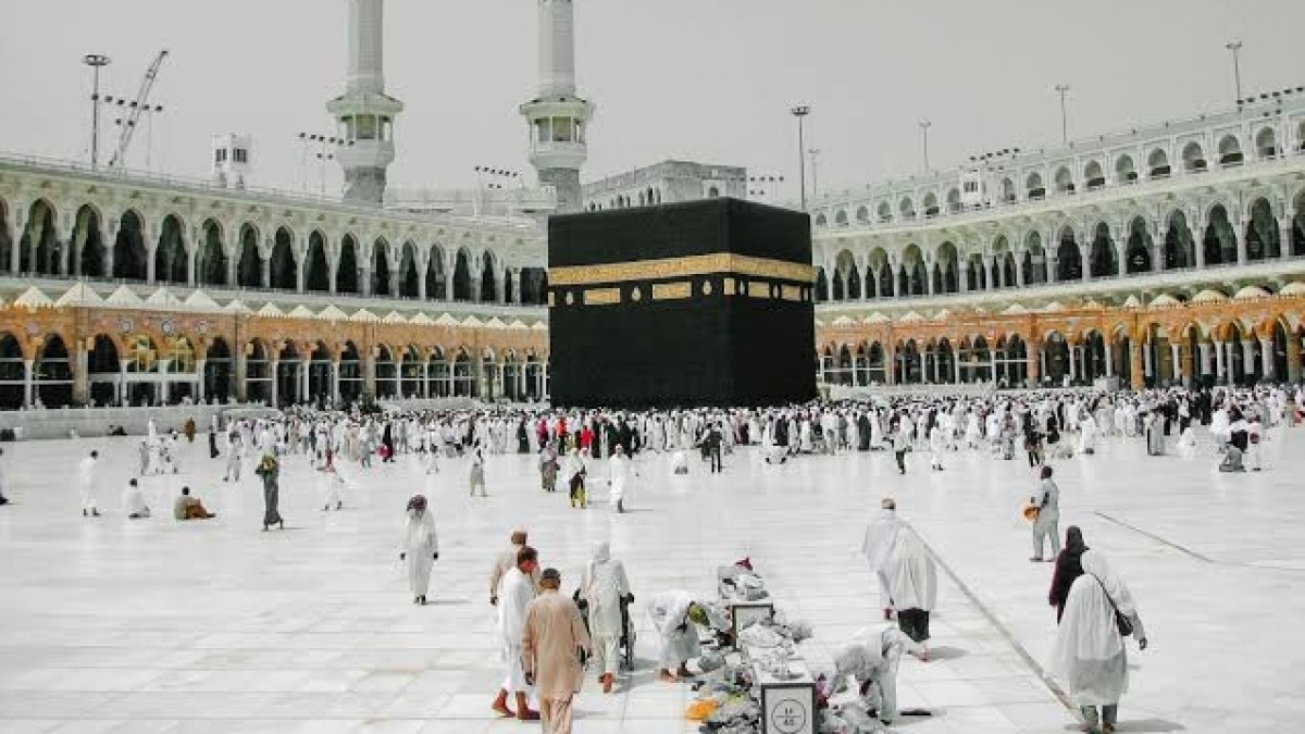 Apa Hukumnya Umrah Pakai Uang Haram? Ini Penjelasan Menurut Beberapa Mazhab