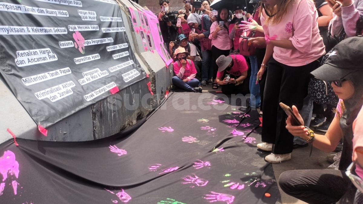 Massa API Gelar Aksi di Depan Gedung DPR RI, Bawa 6 Tuntutan Ini