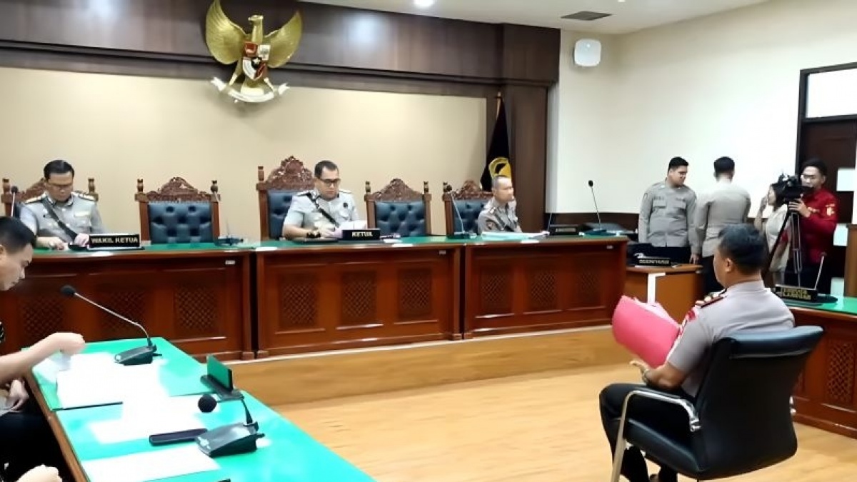 Disanksi Pelanggar Berat Kasus Lindas Ojol, Kompol Cosmas Kagae Bakal Dipecat Hari Ini?