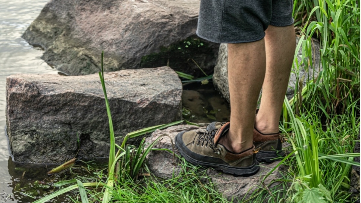 5 Rekomendasi Sandal Gunung Murah, Harga di Bawah 100 Ribu