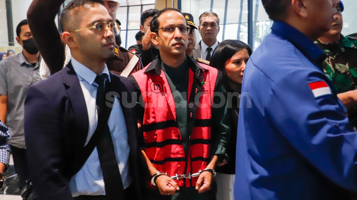 Kenakan Rompi Pink, Nadiem Bantah Korupsi: Kebenaran akan Keluar!