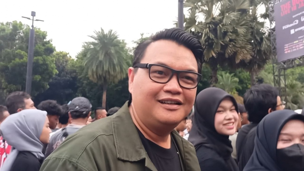 30 Tahun Jadi Baladewa, Laki-Laki Ini Sukses "Racuni" Putrinya dengan Lagu-Lagu Dewa 19