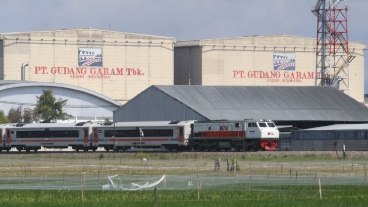Meski Labanya Ribuan Persen, Saham GGRM Belum Layak Dibeli