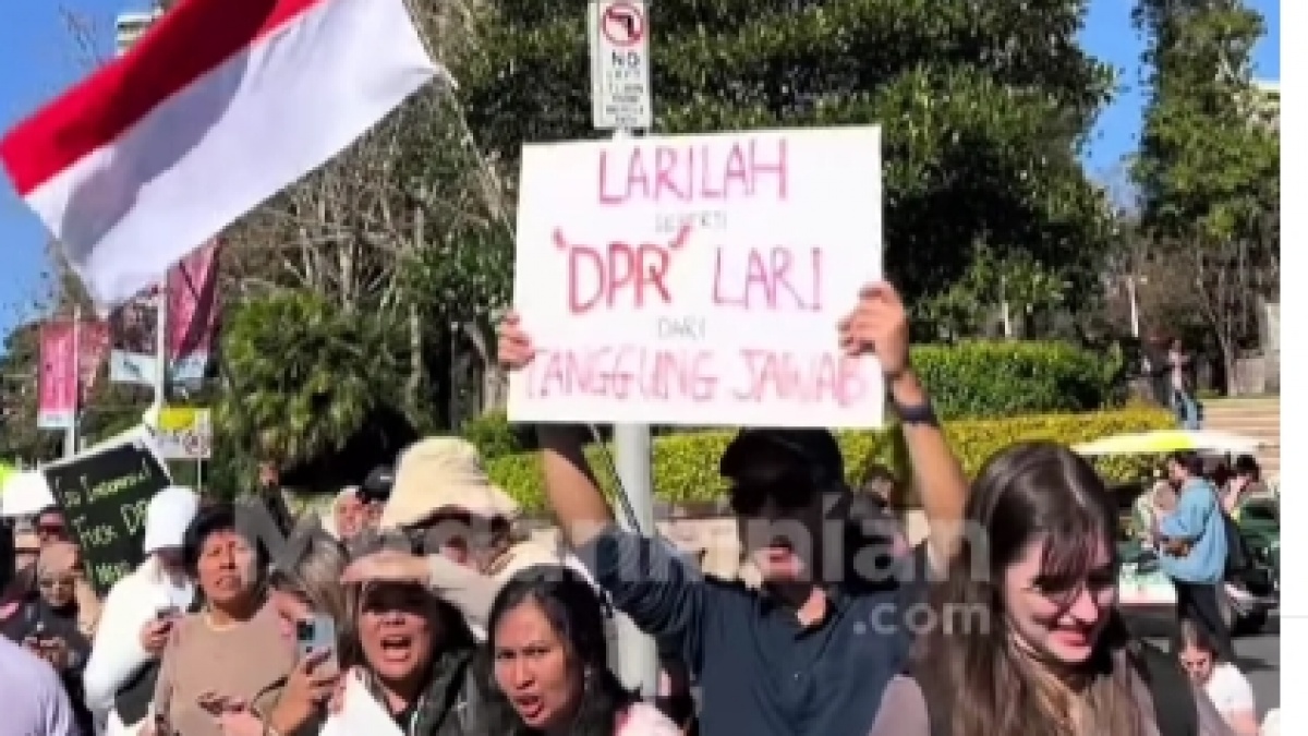Viral Poster Kekesalan WNI di Sydney Marathon: 'Larilah DPR, Lari dari Tanggung Jawab!'