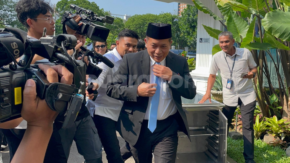 Kabar Reshuffle Sore Ini: Sejumlah Pejabat ke Istana Pakai Dasi Biru, Ngaku Ditelepon Seskab