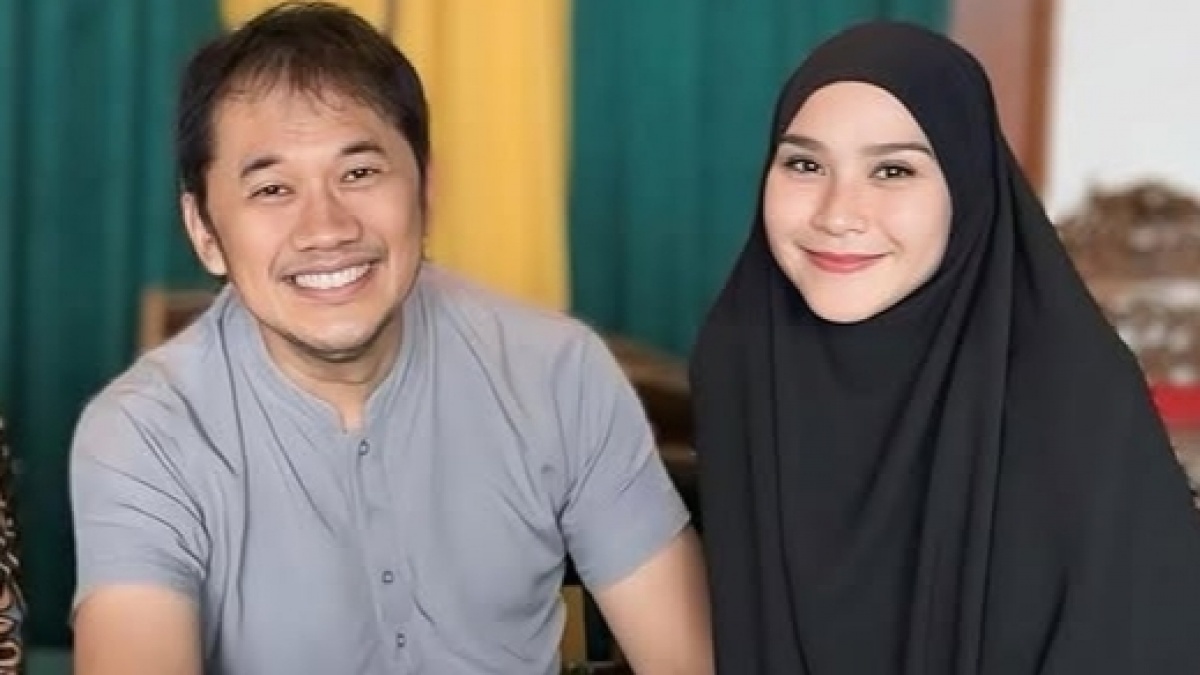 Beda dari Zaskia, Hanung Bramantyo Justru Santai Anak Ditegur Guru karena Rok Sekolah Pendek