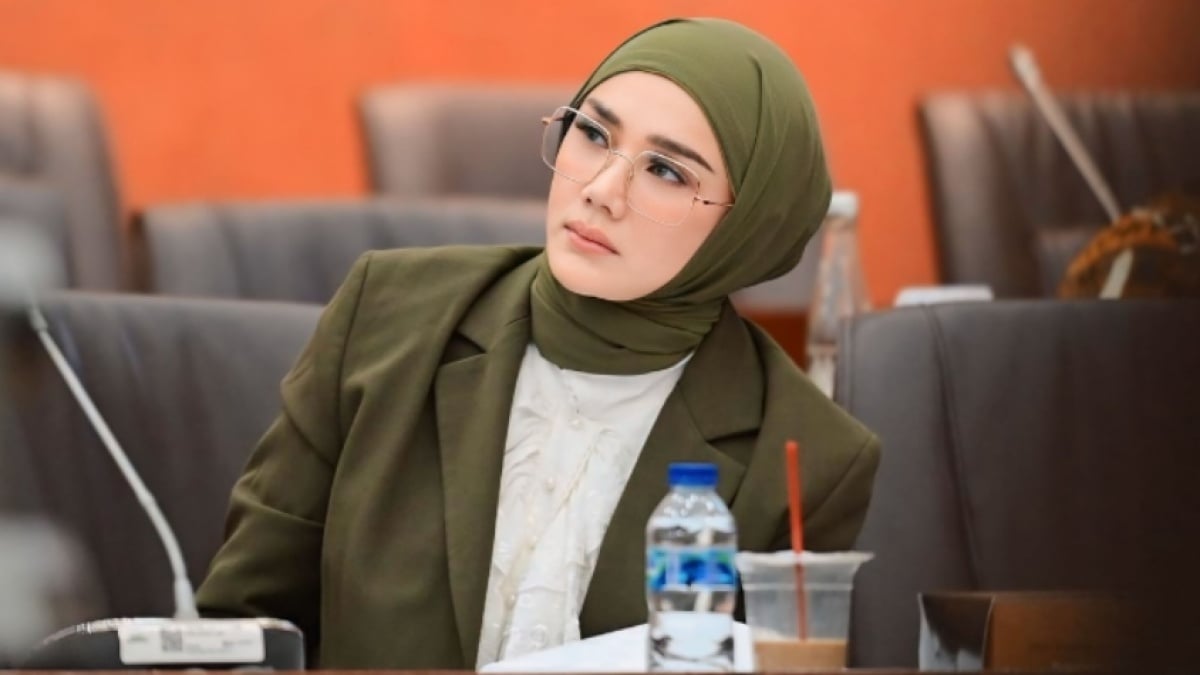 Selama Ini Dikira Lulusan SMA, Pendidikan Terakhir Mulan Jameela Ternyata Kuliah di Kampus Prabowo