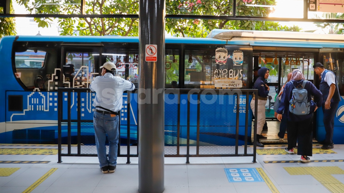 Sasar Orang Mampu, Pramono Anung Godok Ulang Kenaikan Tarif Transjakarta dan Subsidi