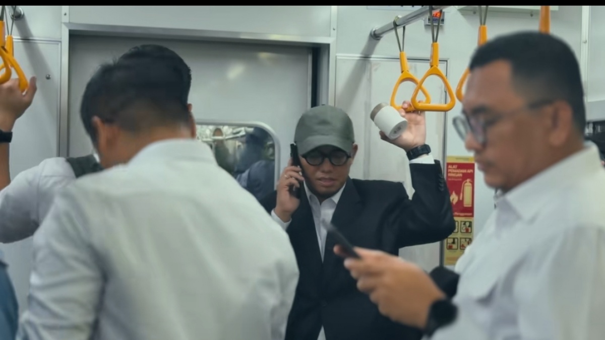 Niatnya Merakyat, Dahnil Anzar Malah Dicap Pencitraan di Hari Pertama Jadi Wamen Haji dan Umrah