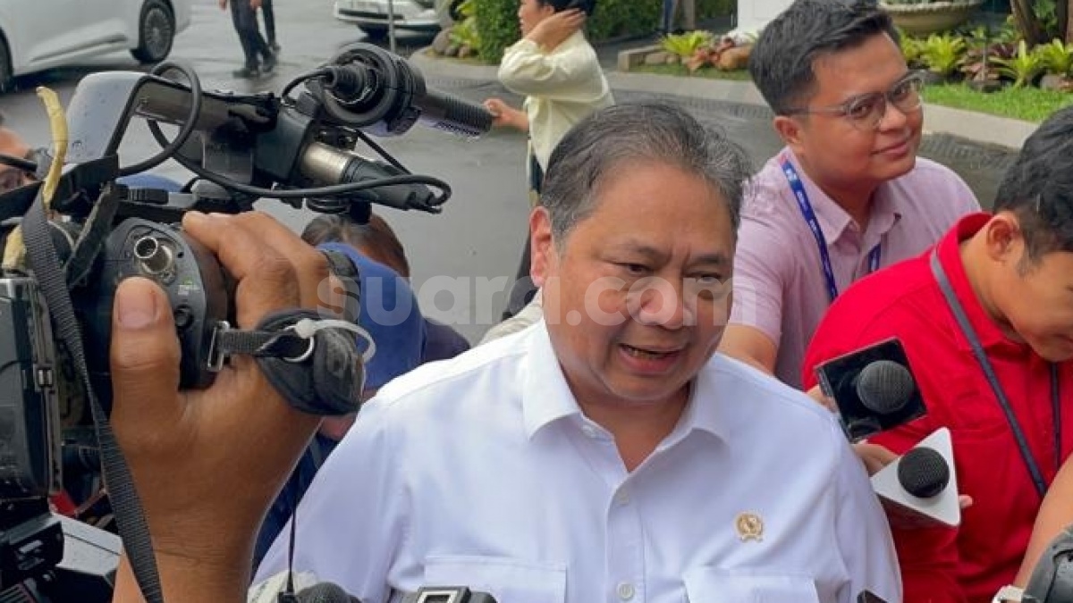Prabowo Kumpulkan Tim Ekonomi, Airlangga: Bahas Energi Baru Terbarukan, Bukan Kelangkaan BBM