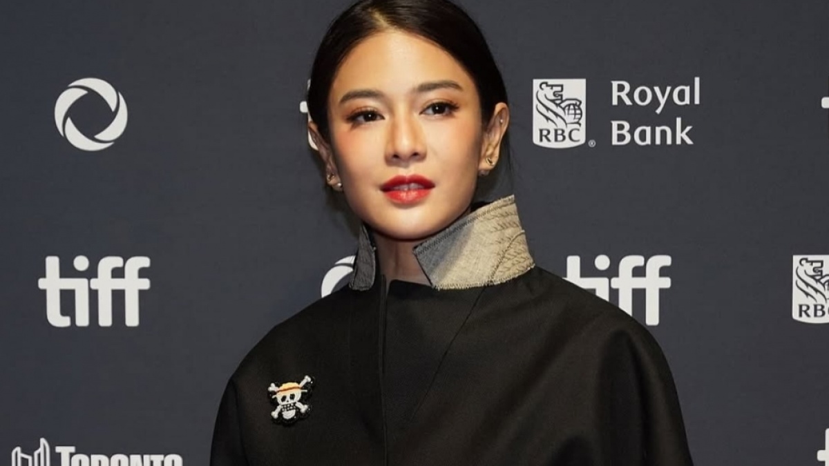 Dian Sastro Pamer Pin One Piece, Ingat Lagi Skandal Berdarah Keluarga Suaminya