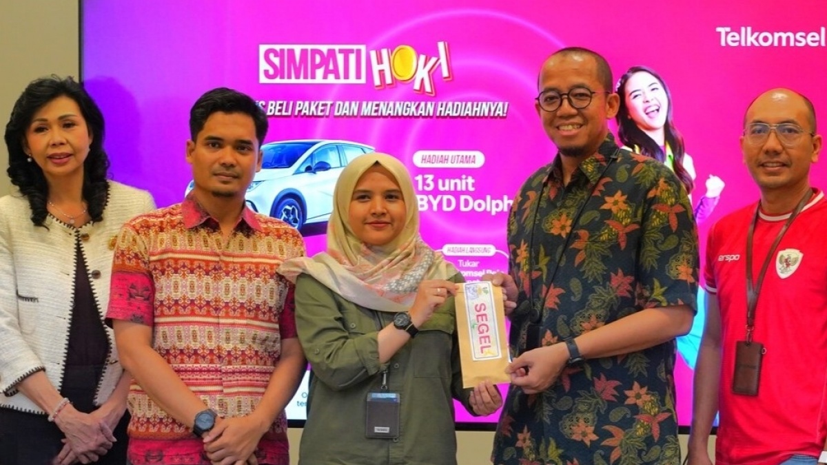 Telkomsel Bagikan Grand Prize SIMPATI HOKI Rayakan Hari Pelanggan Nasional: 13 Unit BYD Dolphin