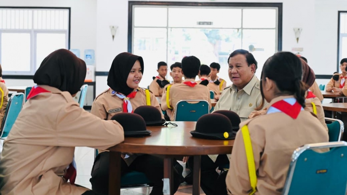 Cuma Boleh Pegang HP 4 Jam, Siswa Sekolah Rakyat: Bosen Banget, Tapi Jadi Fokus Belajar