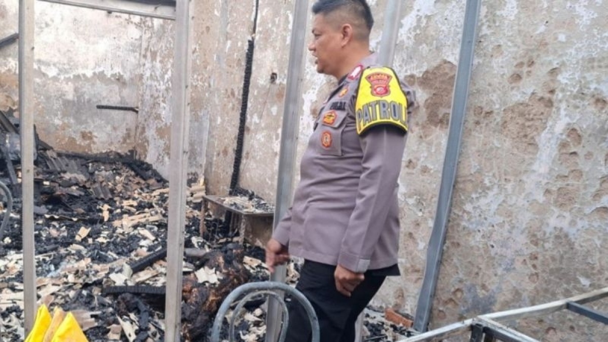 Aksi Sadis Cucu Pemilik Kios Pecel Lele di Bogor, Nenek dan Pamannya Dibakar Hidup-hidup!