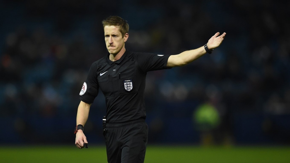 Siapa Wasit Manchester City vs Manchester United? Jejak Kontroversi Taylor dan Brooks
