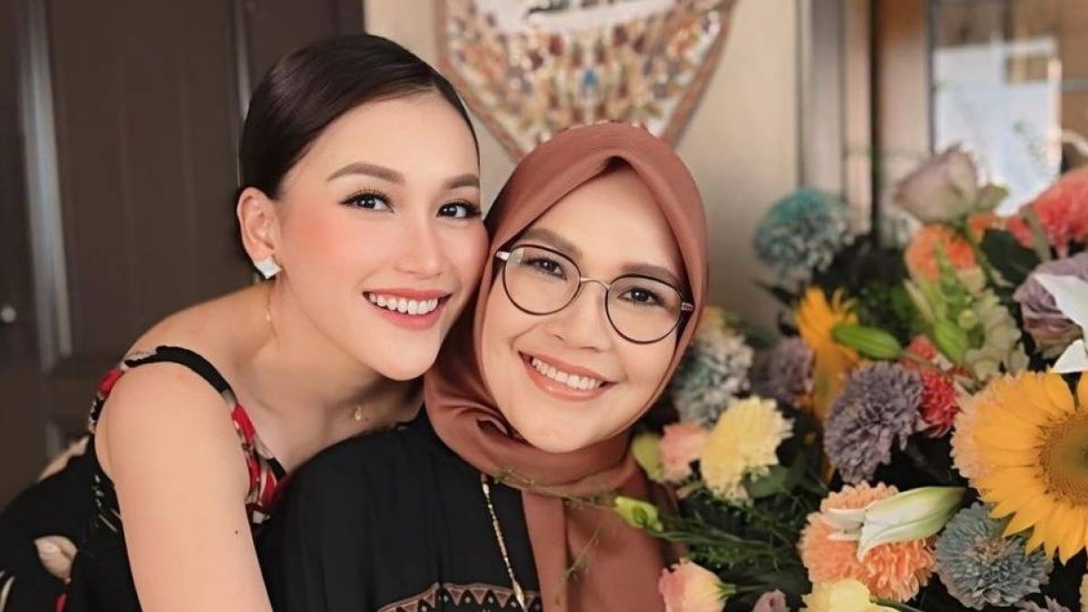 Umi Kalsum Bongkar Pacar Baru Ayu Ting Ting, Ngaku Sudah Klop