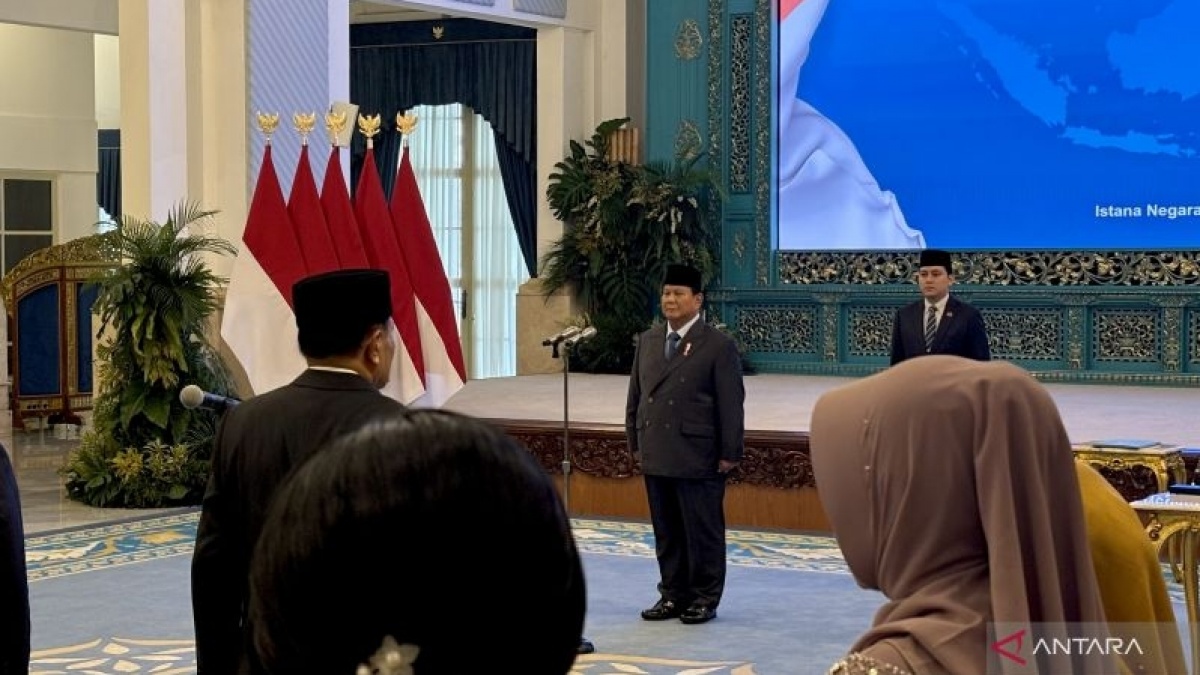 BREAKING NEWS: Prabowo Lantik Djamari Chaniago Menko Polkam, Erick Thohir Jabat Menpora!