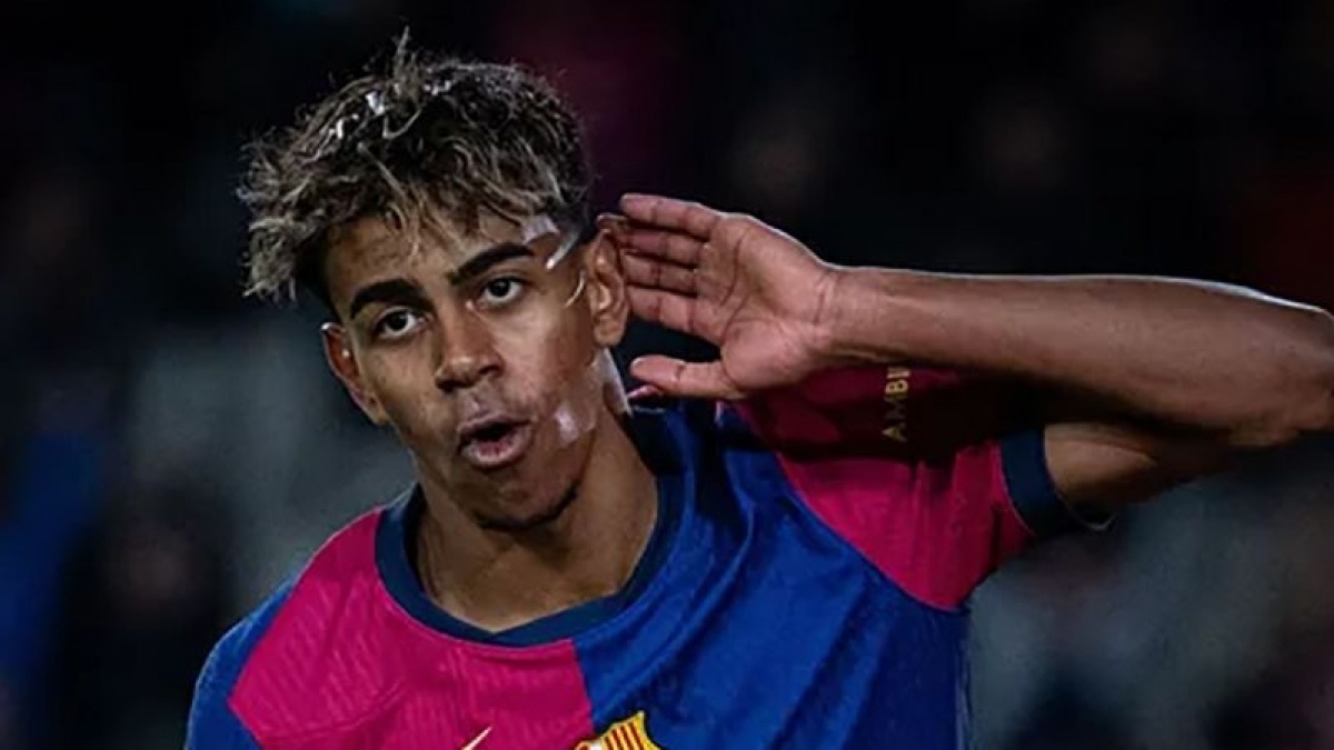 Lamine Yamal Viral! Dribel Sensasional Lewati 3 Pemain PSG, Hansi Flick: Luar Biasa