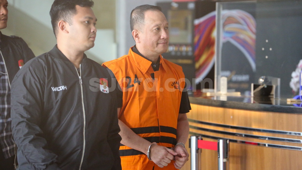 Menas Erwin Diduga 'Sunat' Uang Suap, Dipakai untuk Beli Rumah Pembalap Faryd Sungkar