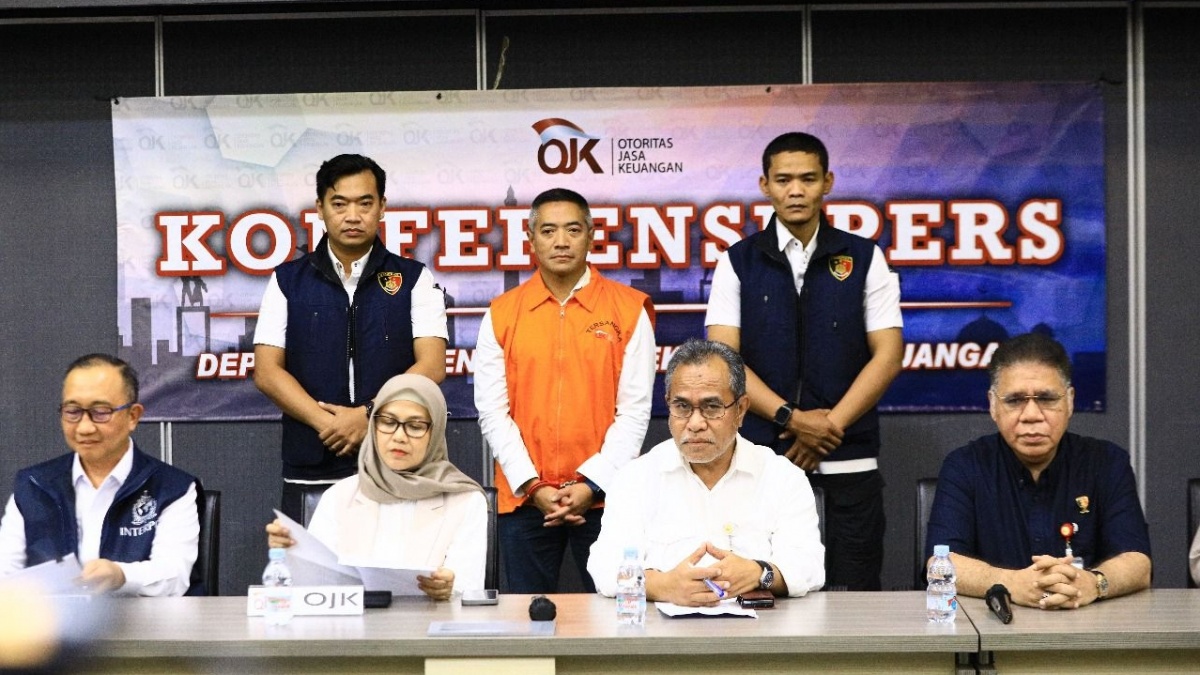 OJK Serahkan Tersangka Investree ke Kejari Jaksel
