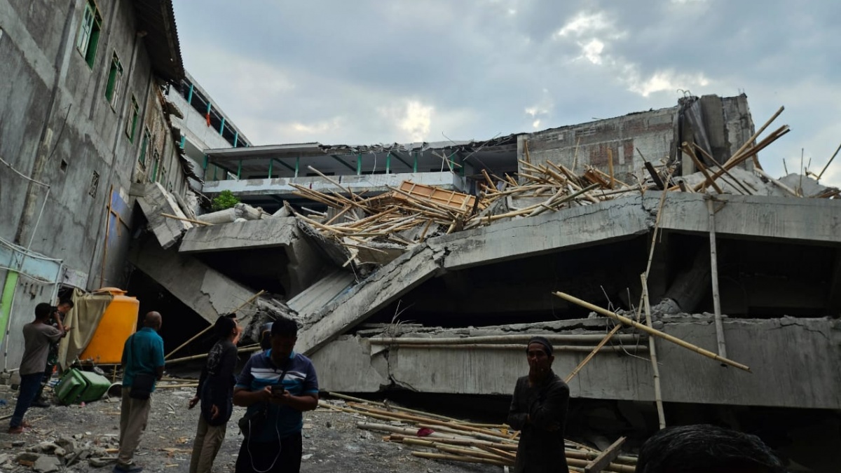 Gedung Ponpes Al-Khoziny Ambruk Tewaskan 13 Orang, FKBI Desak Investigasi dan Soroti Kelalaian Fatal