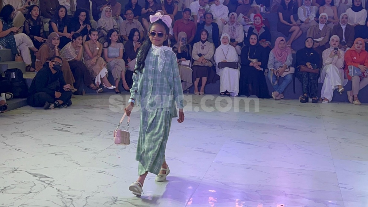 Model Profesional: Belajar Modeling Nggak Melulu Jadi Peraga Busana, Latih Pede hingga Tambah Relasi