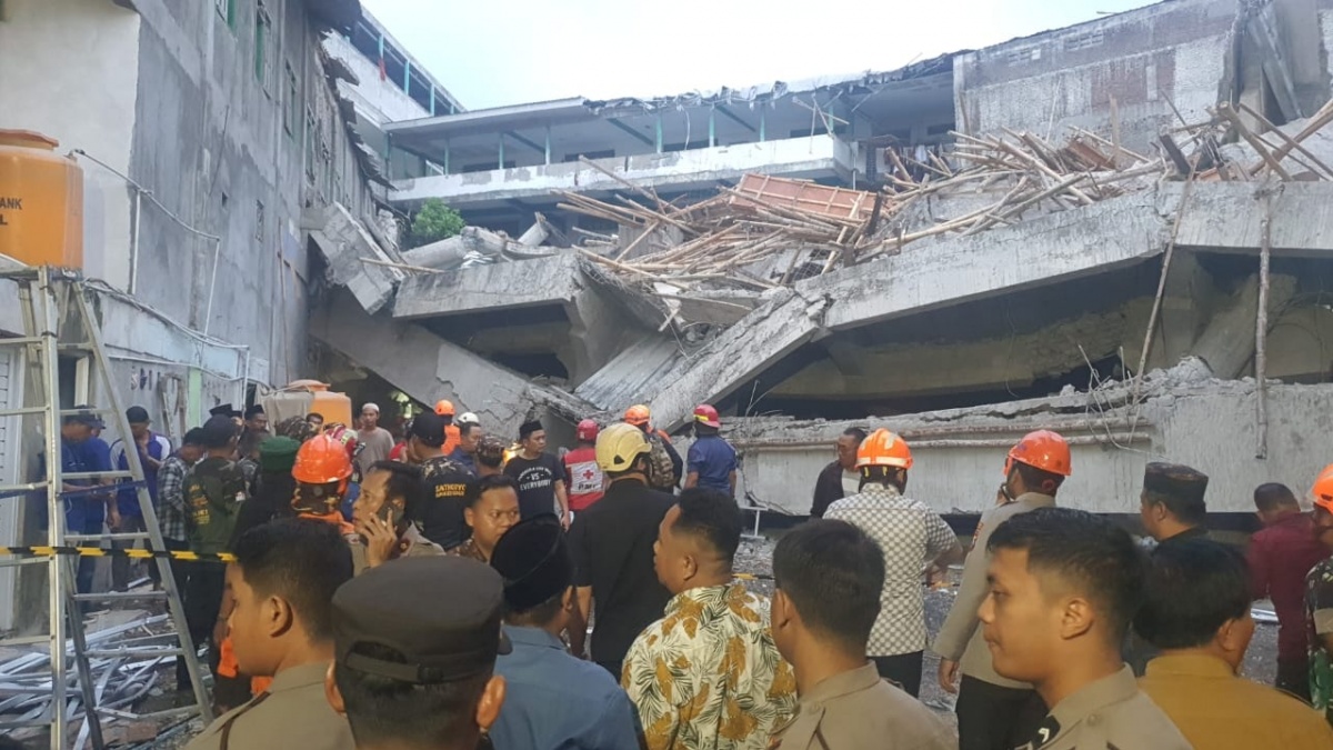 Dari Salat di Reruntuhan hingga Amputasi: Cerita Mengharukan Korban Selamat Ponpes Al Khoziny