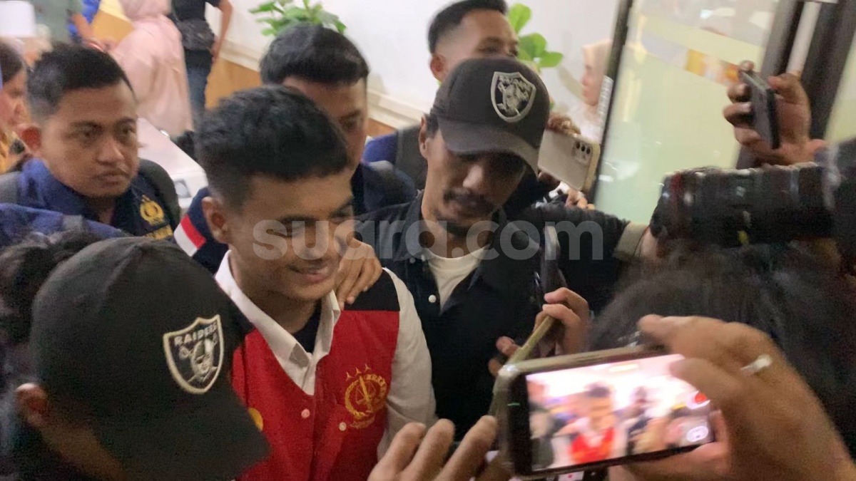 Sudah Pasrah, Vadel Badjideh Sambut Vonis Hakim atas Kasusnya dengan Senyuman
