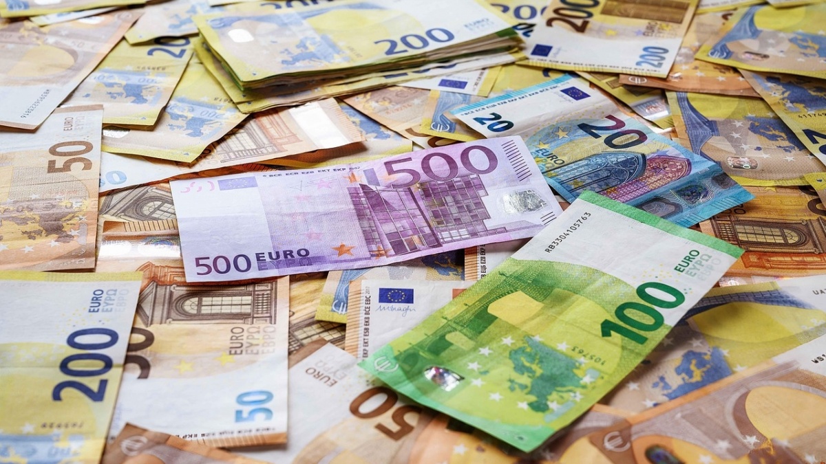 Aksi Jatuh Bareng: Rupiah dan Mata Uang Asia Kompak Terkoreksi