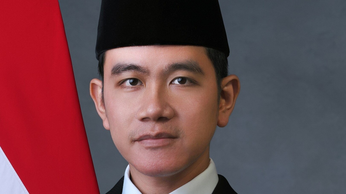 Bukan Sarjana Biasa, Gibran Ternyata Bergelar Bachelor of Science Honours