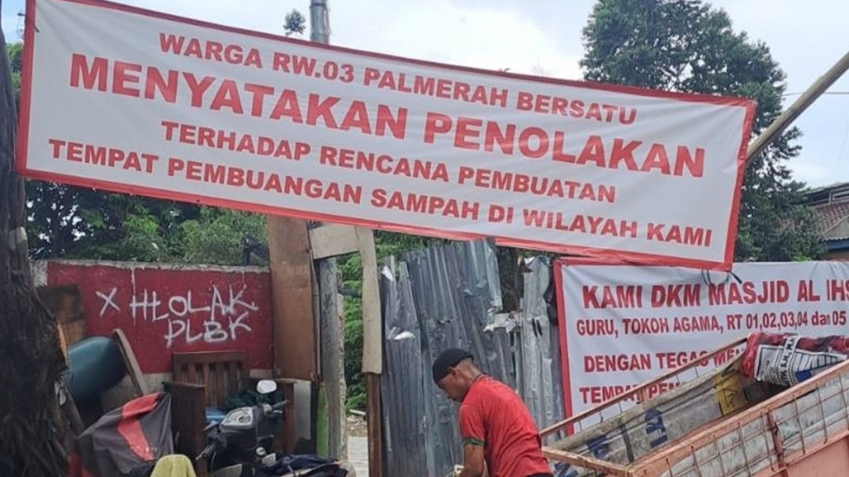 Dari Spanduk Penolakan hingga Meja Mediasi: Warga Palmerah dan DLH Mencari Titik Temu Soal Sampah